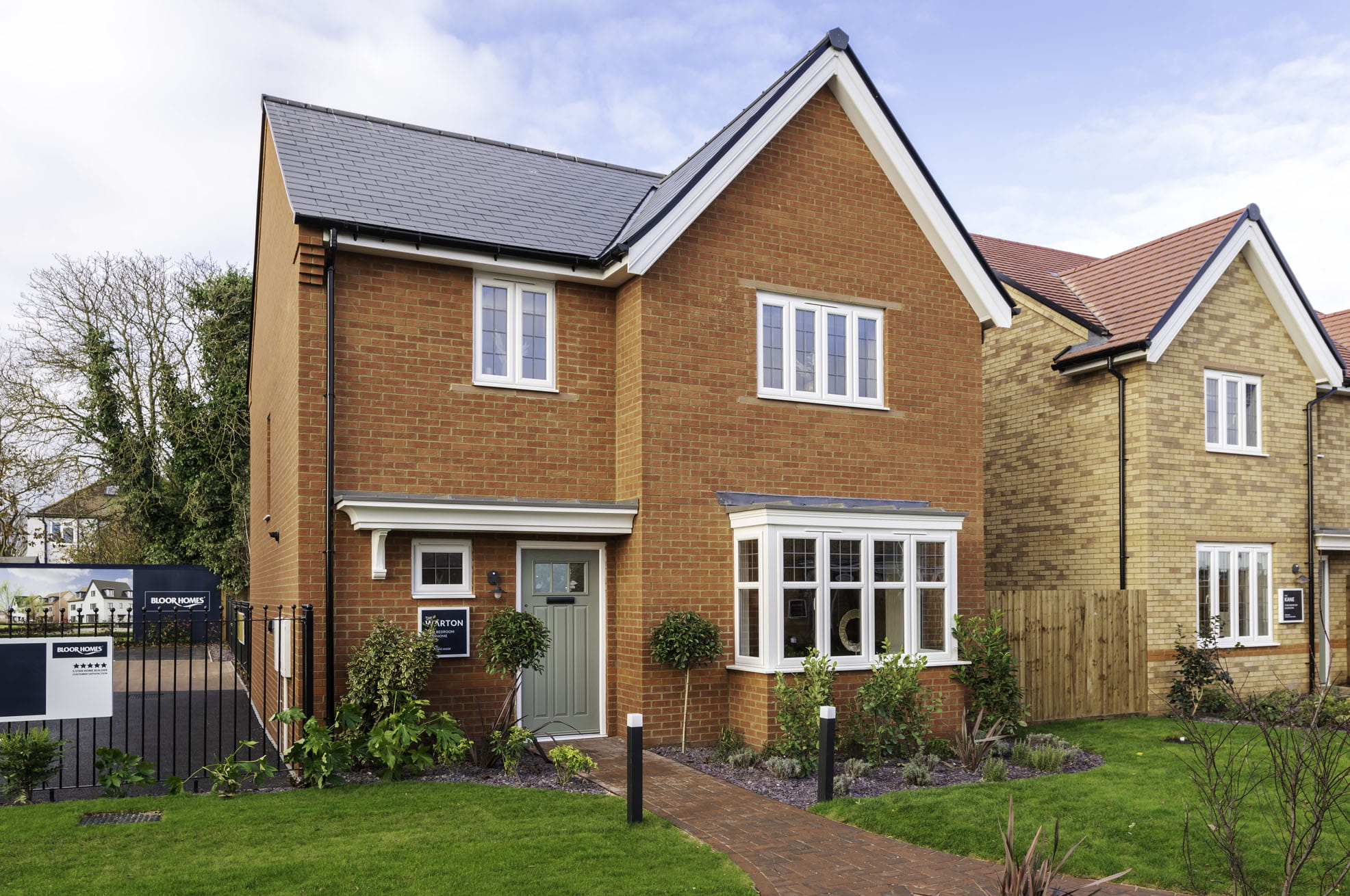Buy 4 bedroom house Kings Hill Park Rochford Bloor Homes